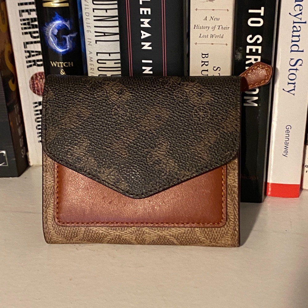 Coach Signature Wyn small wallet